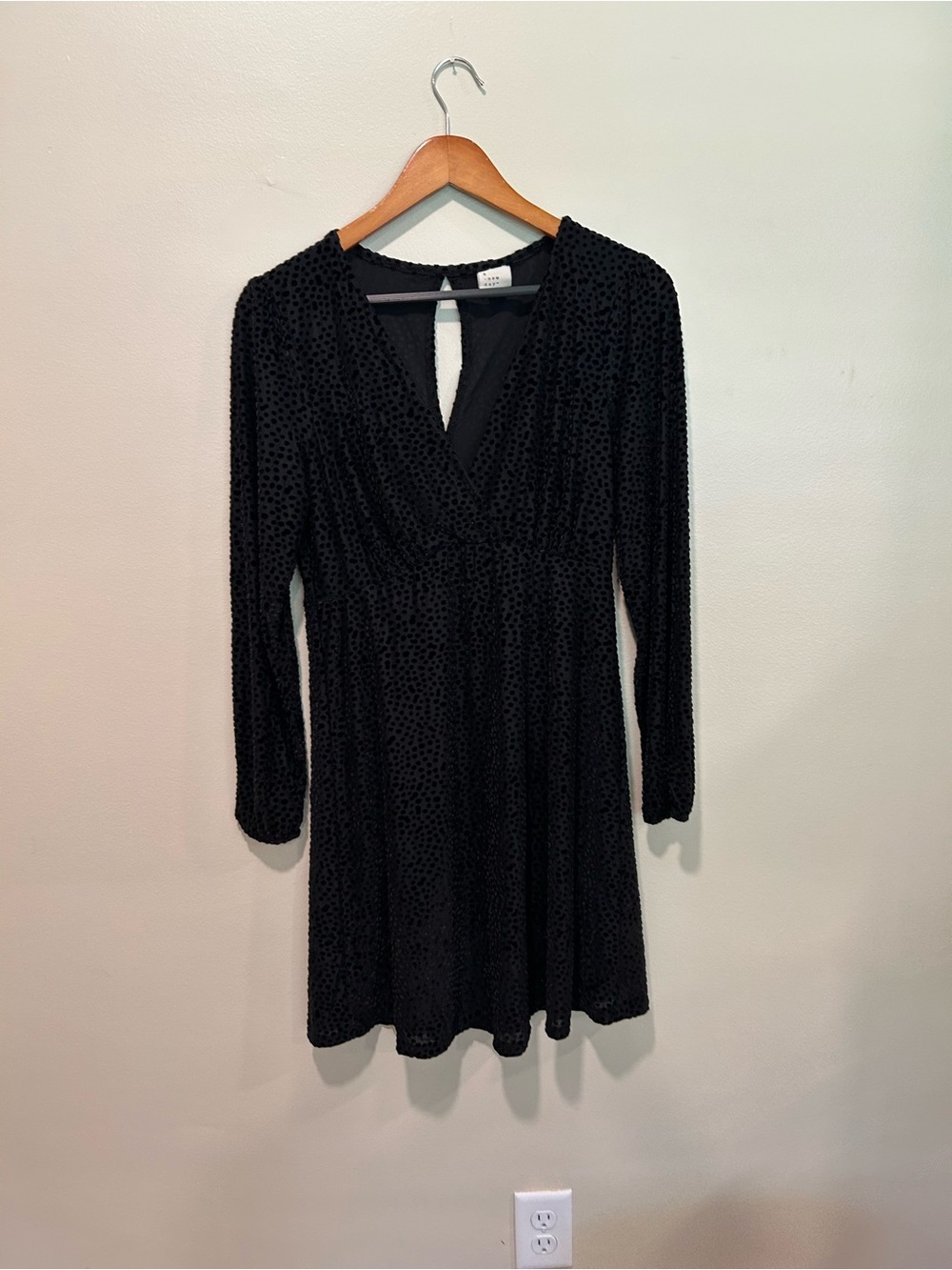 Black Textured V-Neck Long Sleeve Dress